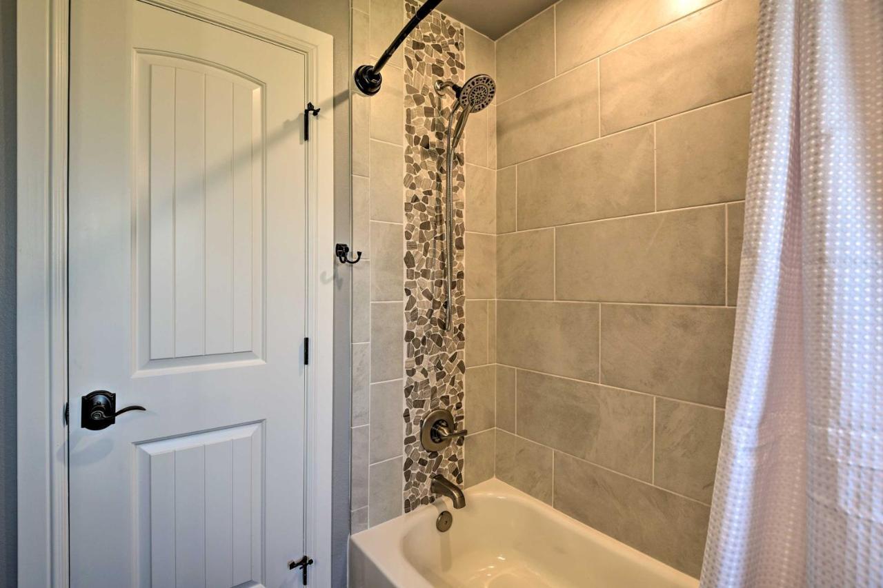 Granbury Home With Hot Tub And Furnished Patio! Exteriör bild