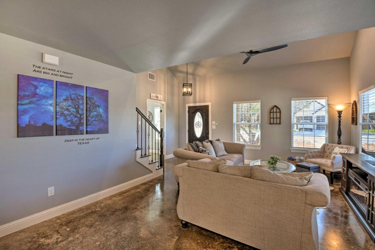 Granbury Home With Hot Tub And Furnished Patio! Exteriör bild