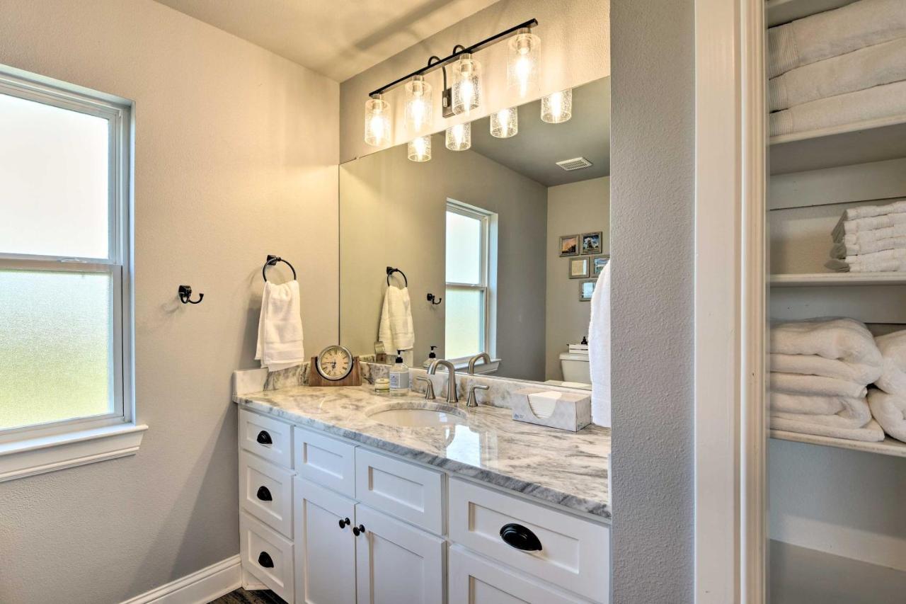 Granbury Home With Hot Tub And Furnished Patio! Exteriör bild